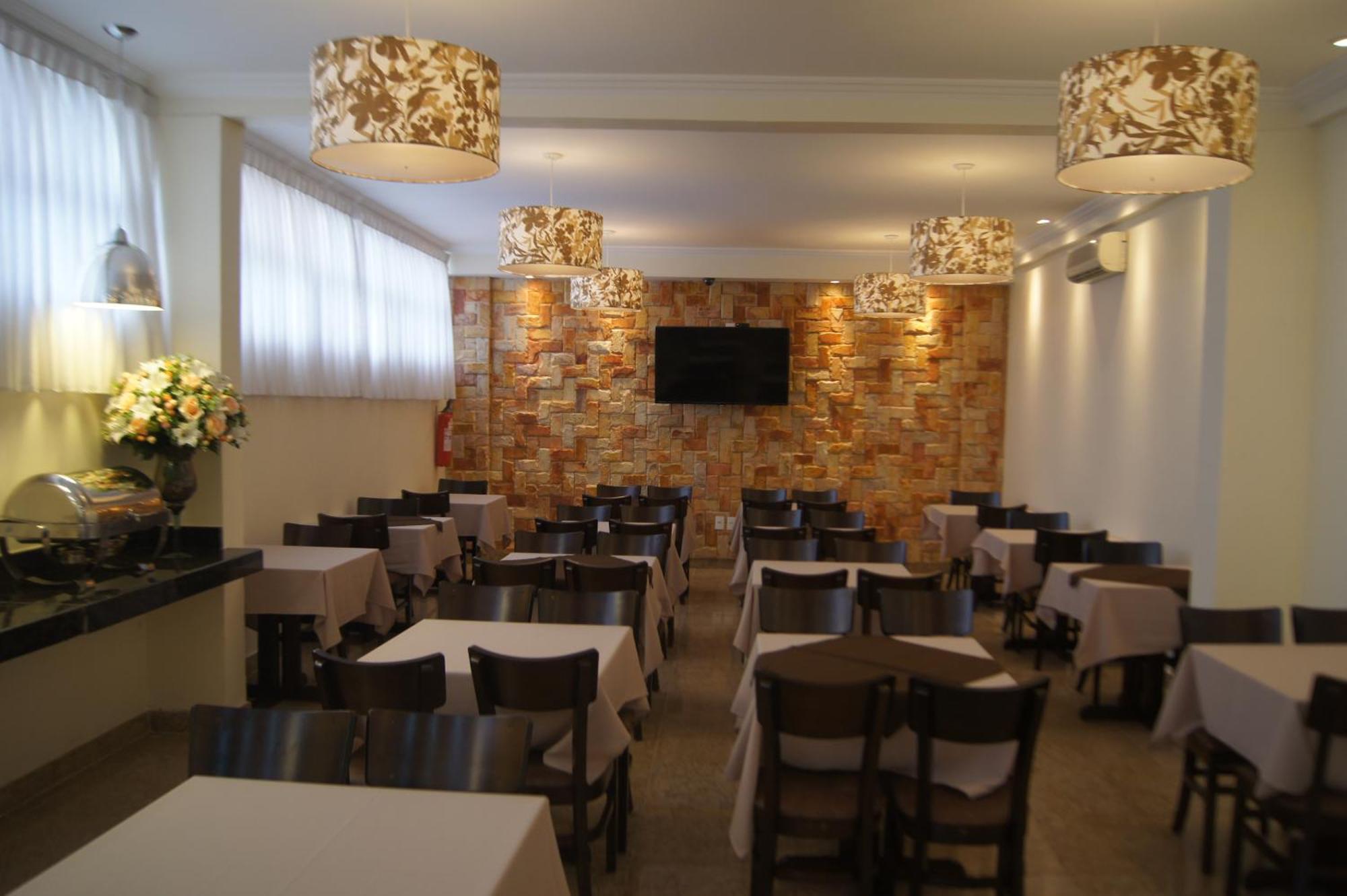 Hotel Candango Aero 3*